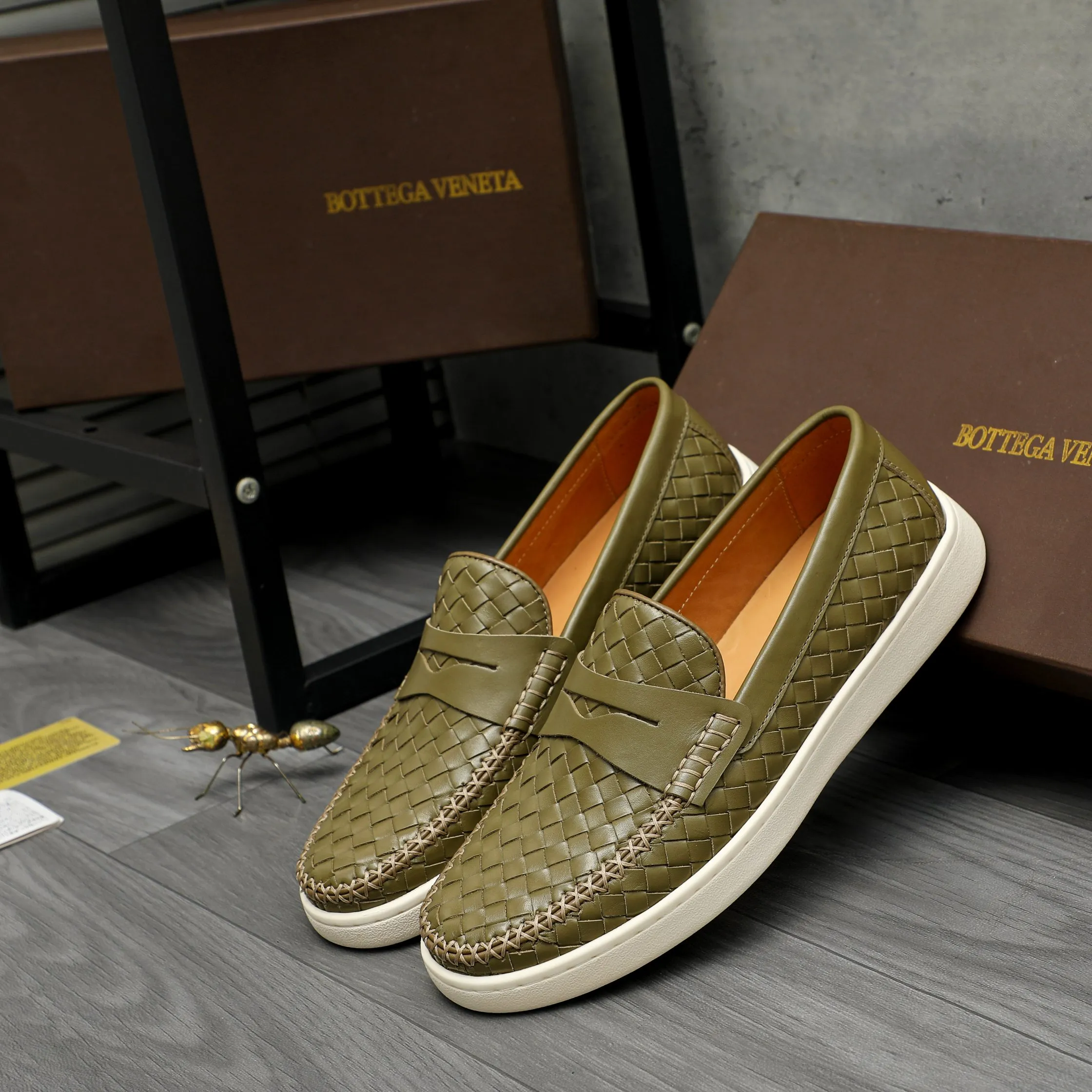 Men's shoes 💰500 Product trademark: BV "Bottega Veneta" woven slip-on casual men's shoes Regular size: 38-45 (custom-made 45 non-returnable) Product materials: Selected woven cowhide upper, cowhide lining, rubber outsole